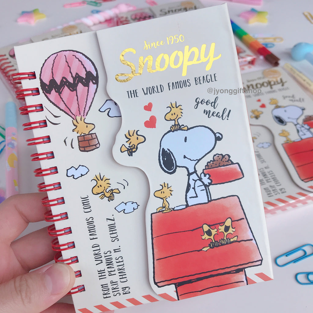 สมุดโน๊ตสันห่วง ปิดด้วยแม่เหล็ก ลาย Snoopy