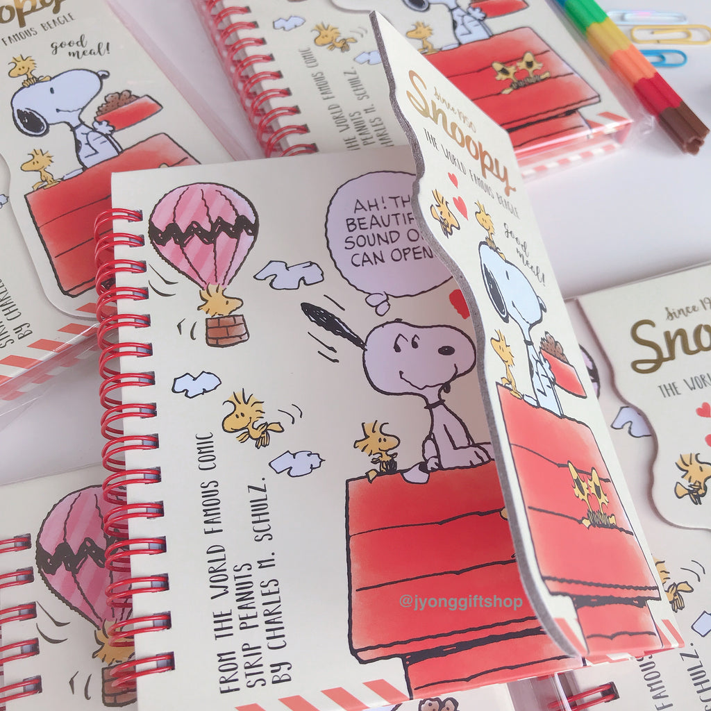 สมุดโน๊ตสันห่วง ปิดด้วยแม่เหล็ก ลาย Snoopy